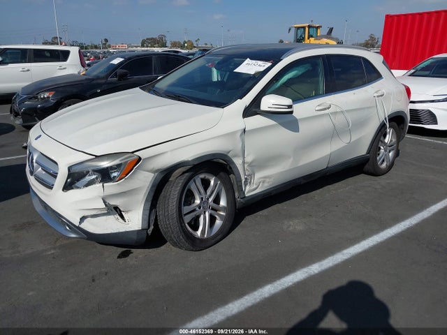 WDCTG4GB1FJ059675 Mercedes-Benz Gla 250 4matic