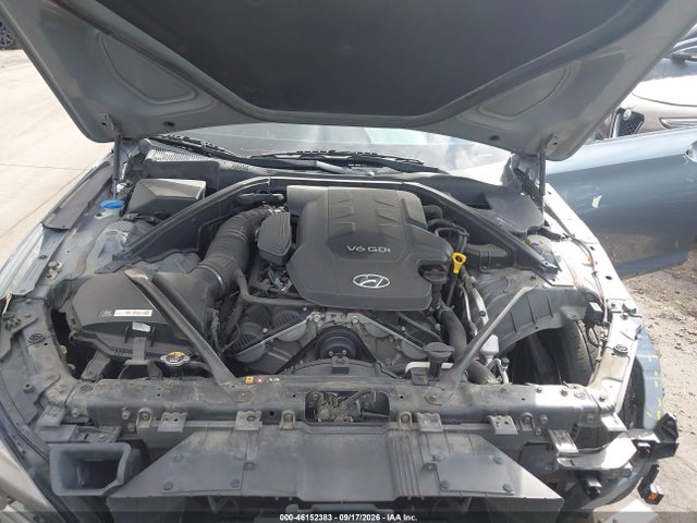 Hyundai Genesis 3.8 2015 KMHGN4JE0FU084030 Image 10
