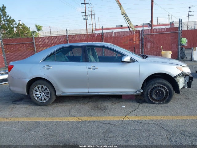 46152560 :رقم المزاد ، 4T4BF1FK1ER364483 vin ، 2014 Toyota Camry Le مزاد بيع
