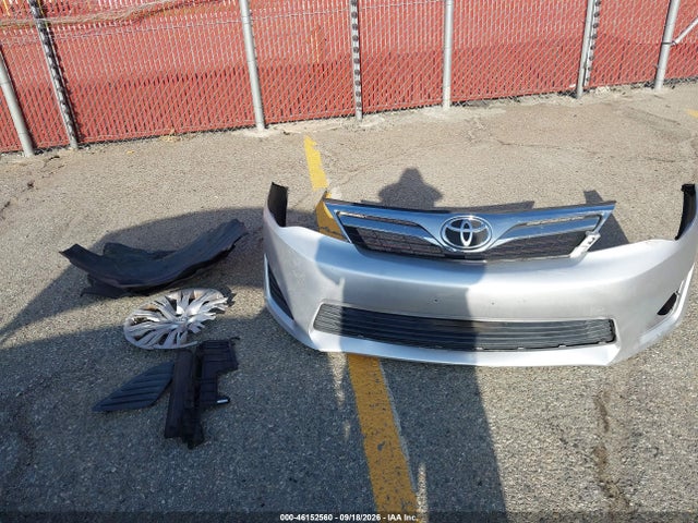 46152560 :رقم المزاد ، 4T4BF1FK1ER364483 vin ، 2014 Toyota Camry Le مزاد بيع