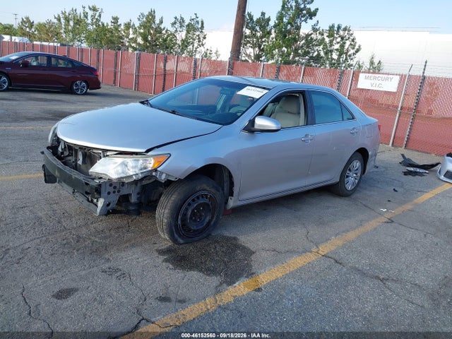 46152560 :رقم المزاد ، 4T4BF1FK1ER364483 vin ، 2014 Toyota Camry Le مزاد بيع