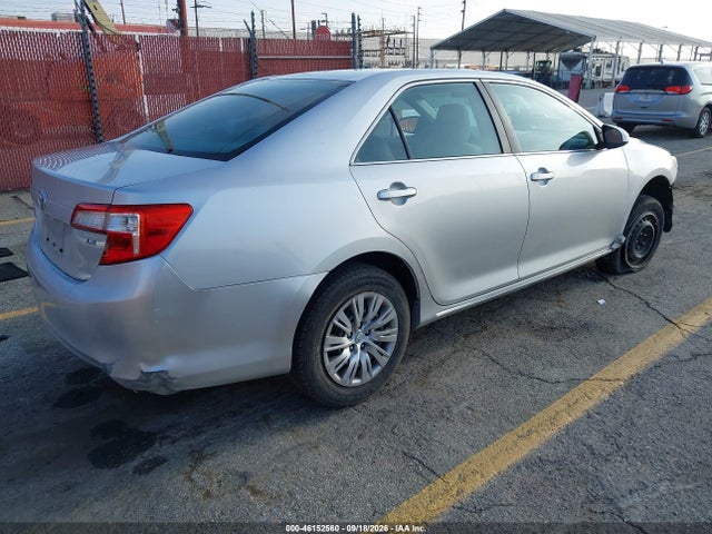 46152560 :رقم المزاد ، 4T4BF1FK1ER364483 vin ، 2014 Toyota Camry Le مزاد بيع