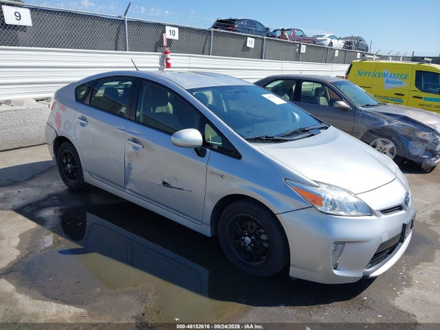 Auction sale of the 2015 Toyota Prius Three, vin: JTDKN3DU0F0431472, lot number: 46152616