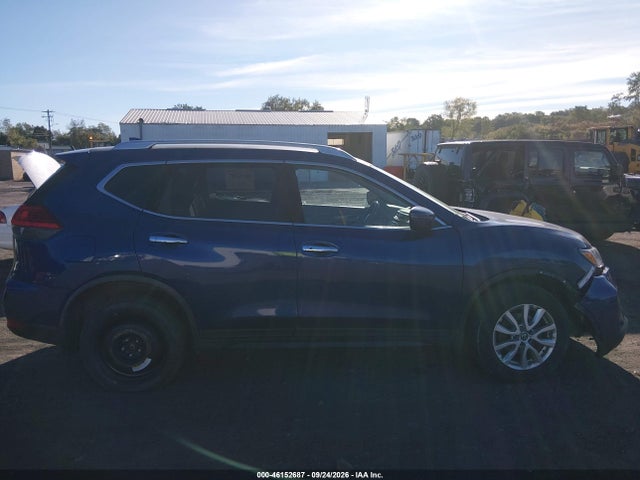 2017 Nissan Rogue Sv მანქანა იყიდება აუქციონზე, vin: JN8AT2MV7HW017386, აუქციონის ნომერი: 46152687