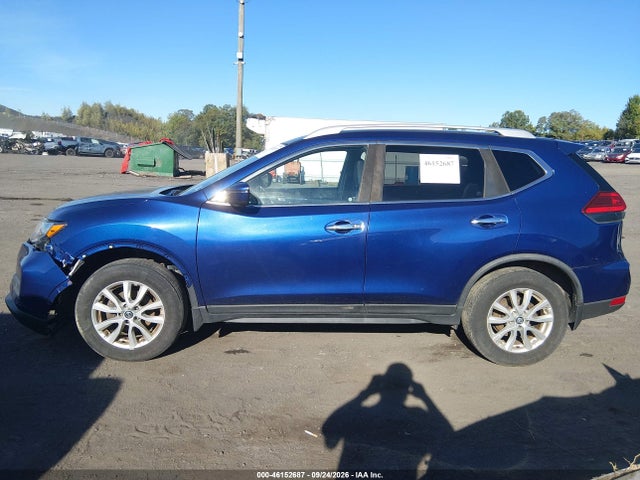 2017 Nissan Rogue Sv მანქანა იყიდება აუქციონზე, vin: JN8AT2MV7HW017386, აუქციონის ნომერი: 46152687