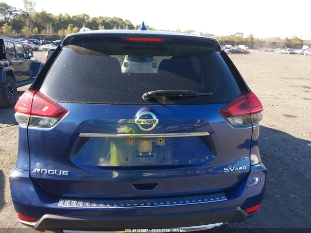 2017 Nissan Rogue Sv მანქანა იყიდება აუქციონზე, vin: JN8AT2MV7HW017386, აუქციონის ნომერი: 46152687