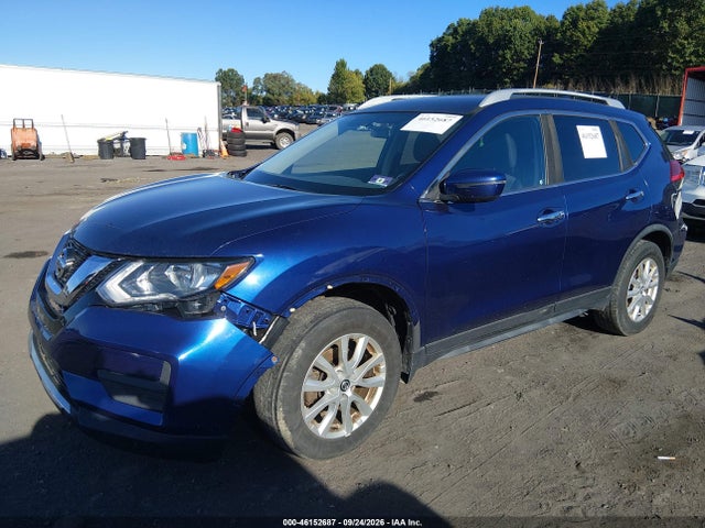 2017 Nissan Rogue Sv მანქანა იყიდება აუქციონზე, vin: JN8AT2MV7HW017386, აუქციონის ნომერი: 46152687