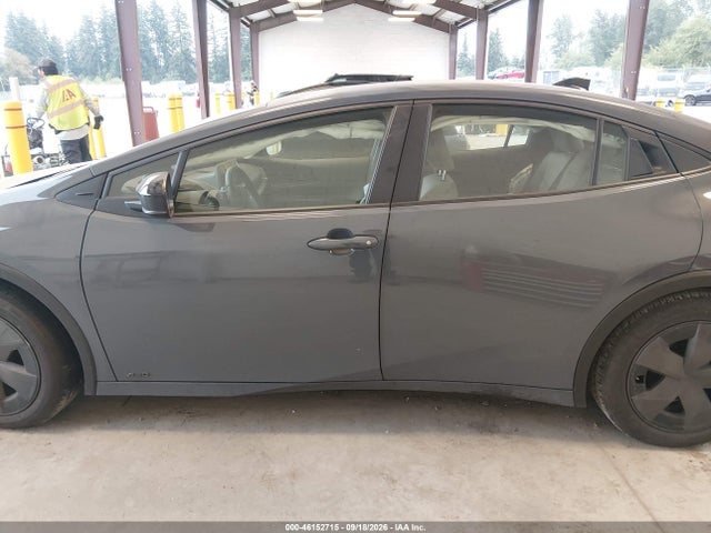JTDADABU8T3032728 Toyota Prius Le Awd-e