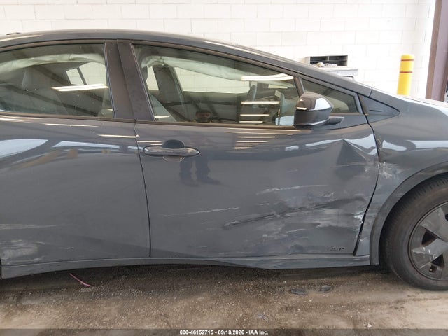 JTDADABU8T3032728 Toyota Prius Le Awd-e