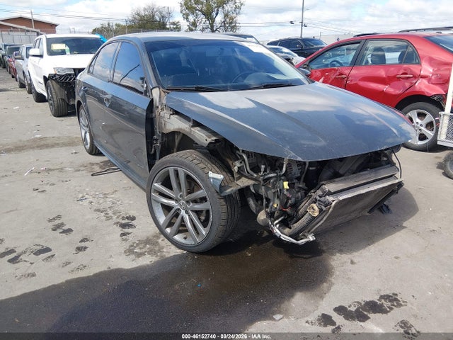 1VWAA7A33JC020338 Volkswagen Passat 2.0t R-line/2.0t S