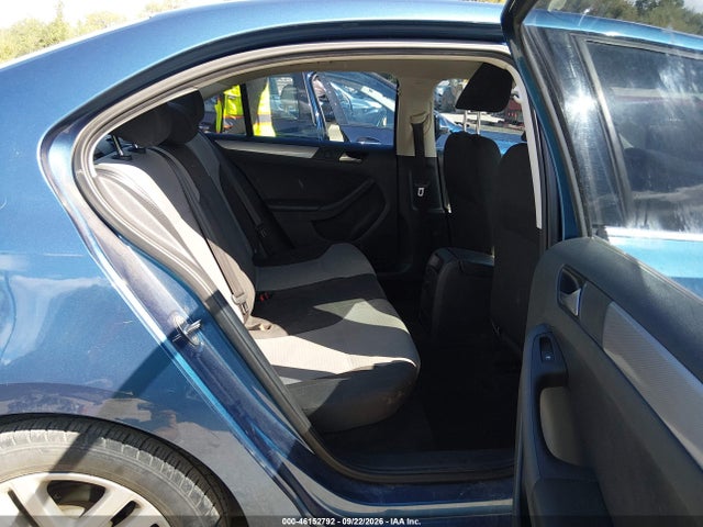 46152792 :رقم المزاد ، 3VW2B7AJ6HM218808 vin ، 2017 Volkswagen Jetta 1.4t S مزاد بيع