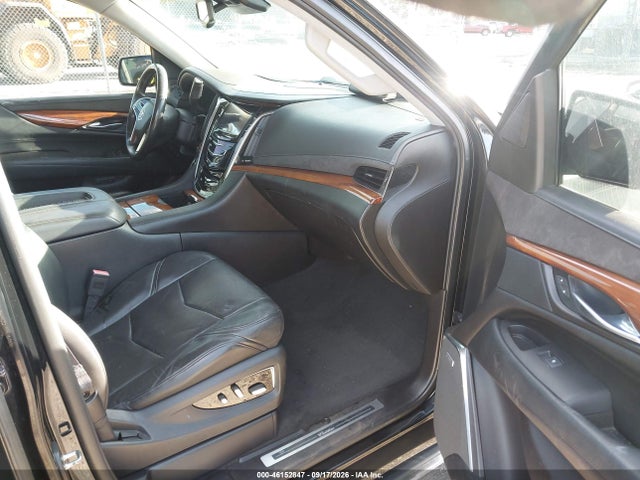46152847 :رقم المزاد ، 1GYS4JKJXFR207955 vin ، 2015 Cadillac Escalade Esv Premium مزاد بيع
