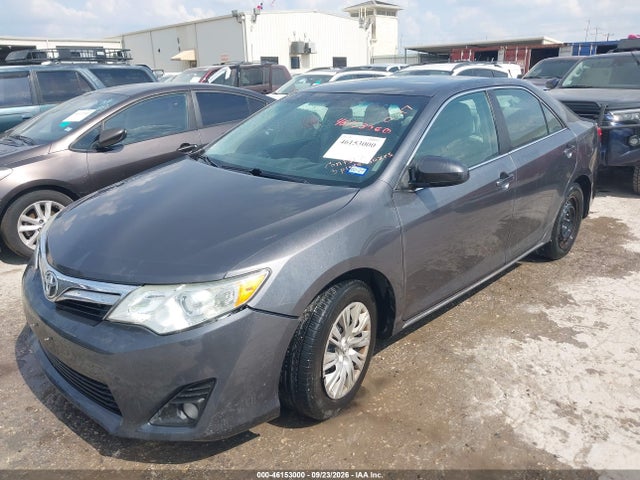 46153000 :رقم المزاد ، 4T4BF1FK1ER385348 vin ، 2014 Toyota Camry Le مزاد بيع