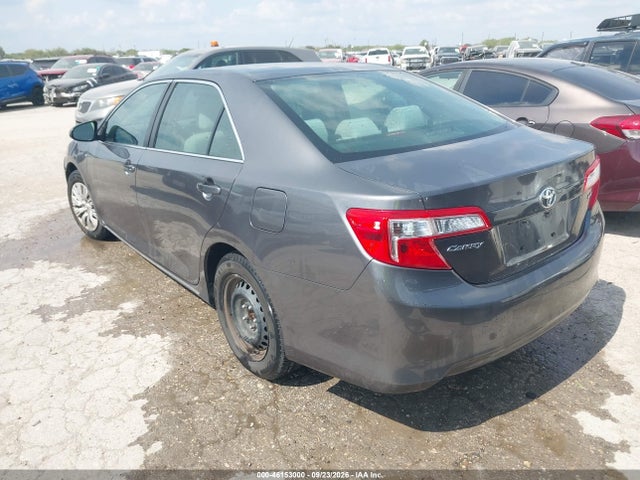 46153000 :رقم المزاد ، 4T4BF1FK1ER385348 vin ، 2014 Toyota Camry Le مزاد بيع