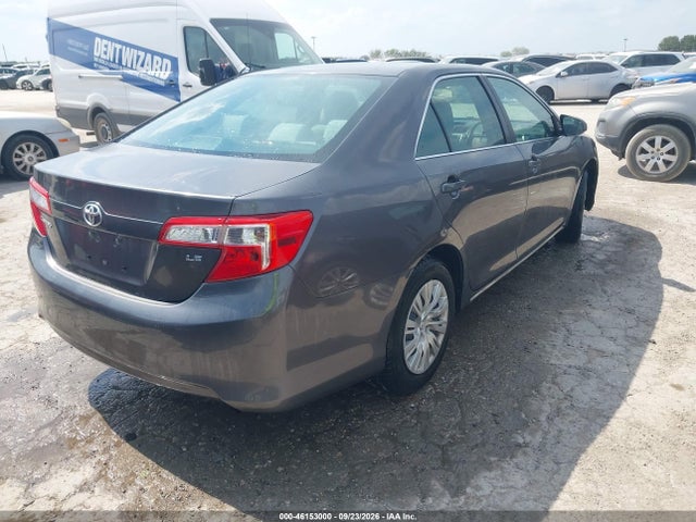 46153000 :رقم المزاد ، 4T4BF1FK1ER385348 vin ، 2014 Toyota Camry Le مزاد بيع