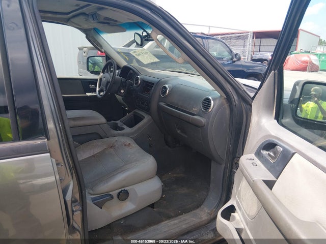 Продажа на аукционе авто 2003 Ford Expedition Xlt, vin: 1FMFU16L33LA10669, номер лота: 46153068