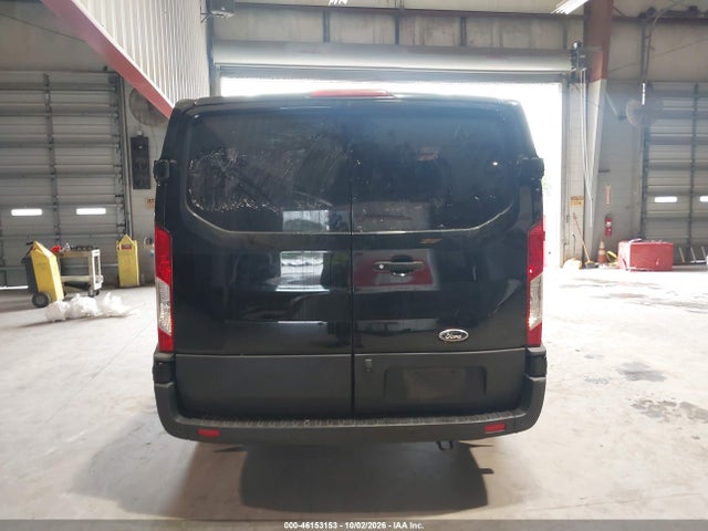 46153153 :رقم المزاد ، 1FTYE1Y88MKA41152 vin ، 2021 Ford Transit-150 مزاد بيع