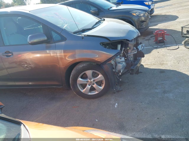 Aukcja sprzedaży 2013 Toyota Sienna Le V6 8 Passenger, vin: 5TDKK3DC6DS402858, numer aukcji: 46153241