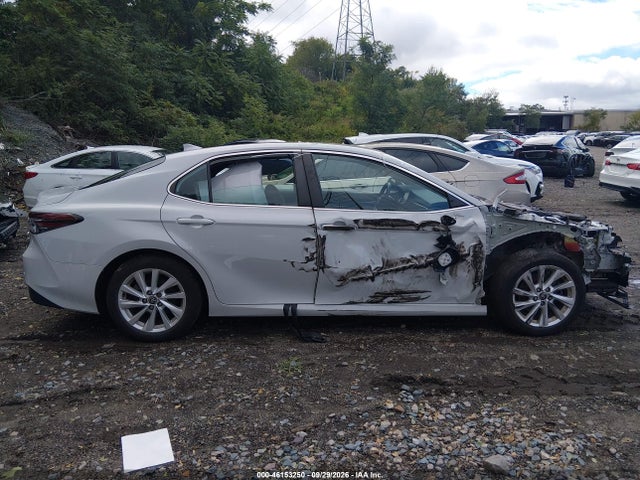 2022 Toyota Camry Le მანქანა იყიდება აუქციონზე, vin: 4T1R11AKXNU057585, აუქციონის ნომერი: 46153250