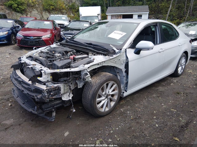 2022 Toyota Camry Le მანქანა იყიდება აუქციონზე, vin: 4T1R11AKXNU057585, აუქციონის ნომერი: 46153250