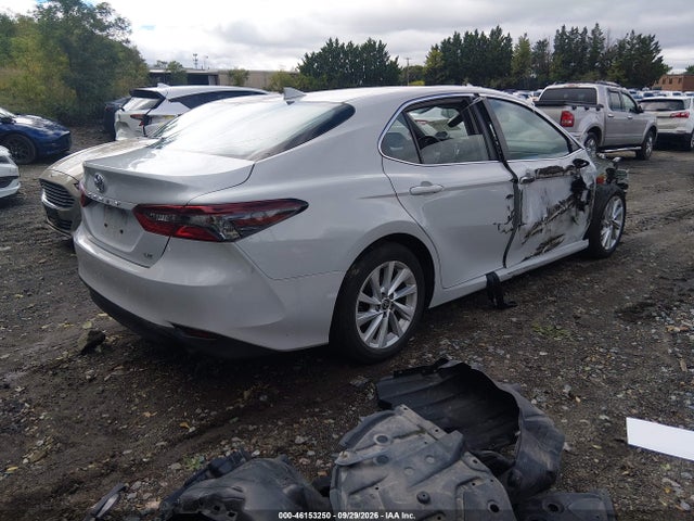 2022 Toyota Camry Le მანქანა იყიდება აუქციონზე, vin: 4T1R11AKXNU057585, აუქციონის ნომერი: 46153250