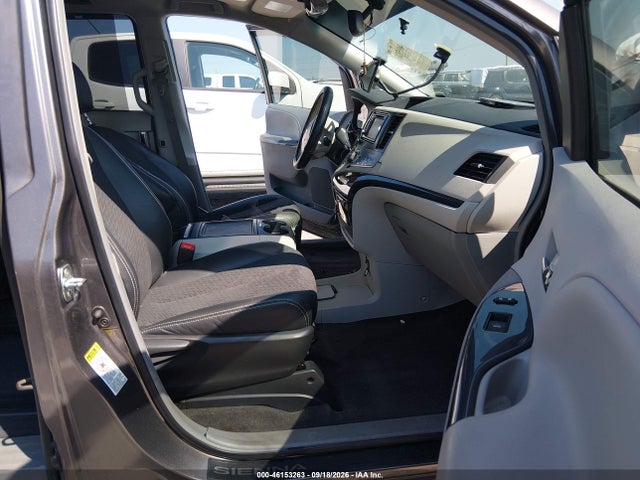 2014 Toyota Sienna Se 8 Passenger მანქანა იყიდება აუქციონზე, vin: 5TDXK3DC7ES472506, აუქციონის ნომერი: 46153263