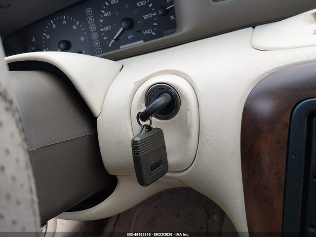 46153319 :رقم المزاد ، 1LNFM91V3WY700713 vin ، 1998 Lincoln Mark Viii مزاد بيع