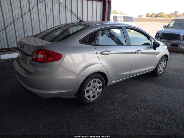 46153354 :رقم المزاد ، 3FADP4AJ2CM103195 vin ، 2012 Ford Fiesta S مزاد بيع