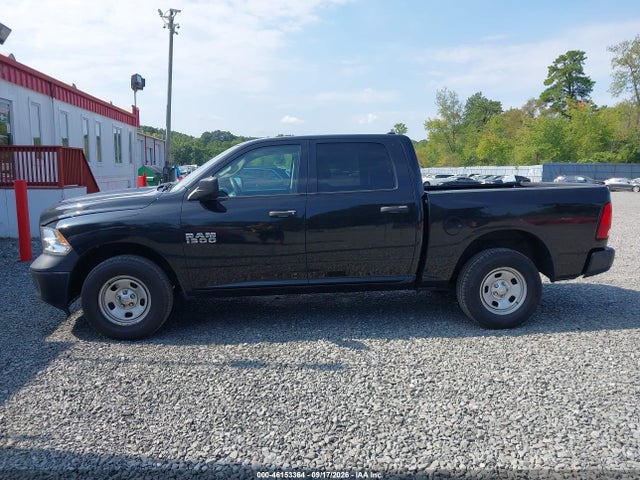 46153364 :رقم المزاد ، 1C6RR7KG9JS166756 vin ، 2018 Ram 1500 Tradesman  4x4 5'7 Box مزاد بيع