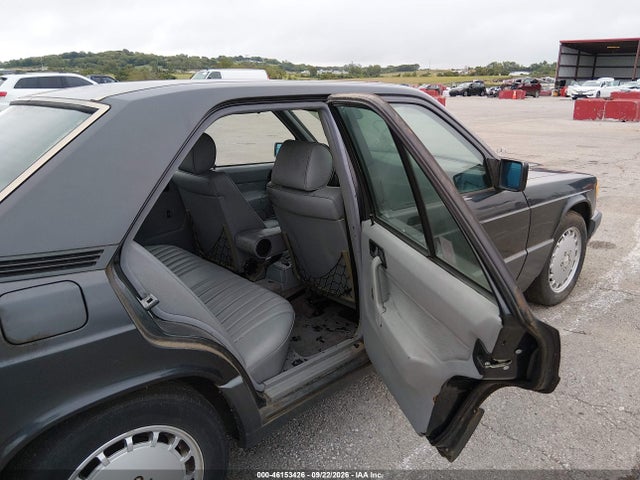 46153426 :رقم المزاد ، WDBDA28D2MF857911 vin ، 1991 Mercedes-benz 190 E 2.3 مزاد بيع