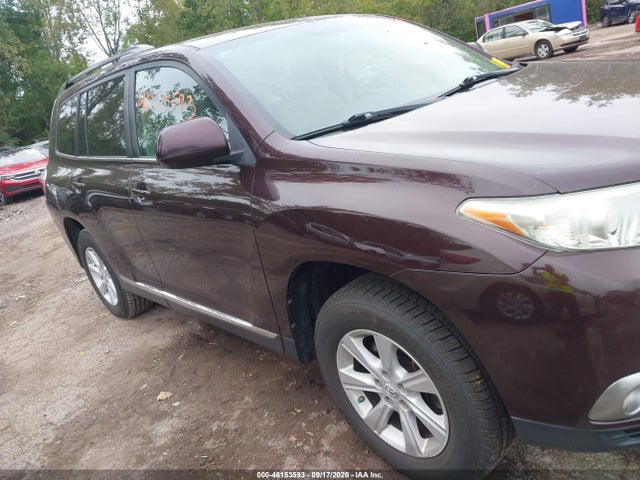 2012 Toyota Highlander Base V6 მანქანა იყიდება აუქციონზე, vin: 5TDBK3EHXCS102247, აუქციონის ნომერი: 46153593