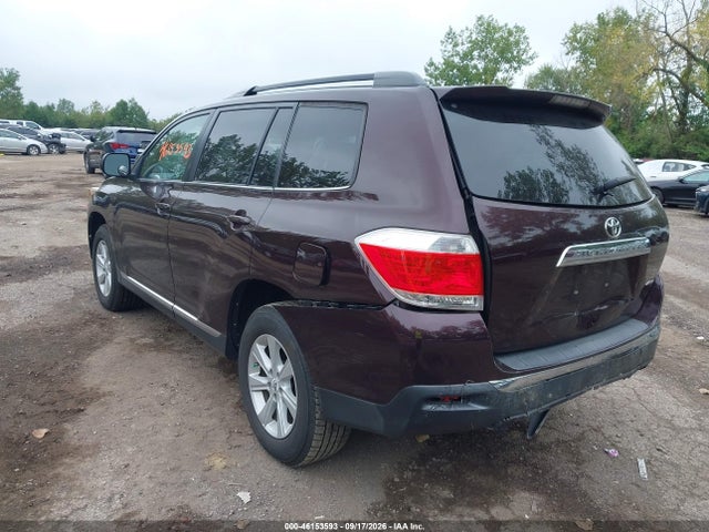 2012 Toyota Highlander Base V6 მანქანა იყიდება აუქციონზე, vin: 5TDBK3EHXCS102247, აუქციონის ნომერი: 46153593