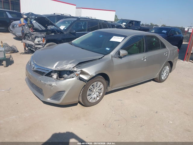 46153638 :رقم المزاد ، 4T1BF1FK3EU376967 vin ، 2014 Toyota Camry Le مزاد بيع