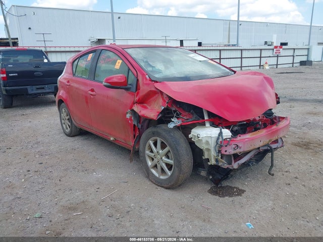46153708 :رقم المزاد ، JTDKDTB38C1506485 vin ، 2012 Toyota Prius C Three مزاد بيع