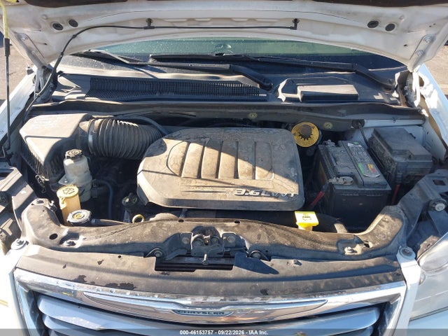 2014 Chrysler Town & Country Touring მანქანა იყიდება აუქციონზე, vin: 2C4RC1BG0ER271832, აუქციონის ნომერი: 46153757