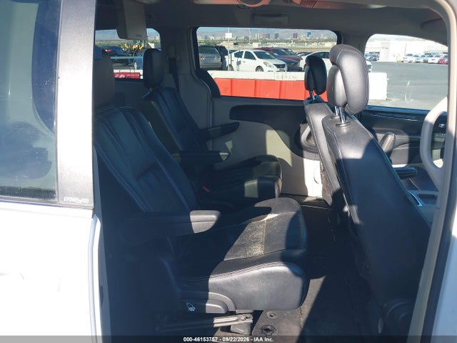 2014 Chrysler Town & Country Touring მანქანა იყიდება აუქციონზე, vin: 2C4RC1BG0ER271832, აუქციონის ნომერი: 46153757