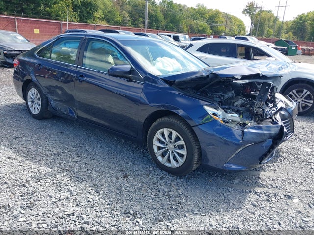 46153956 :رقم المزاد ، 4T4BF1FK7FR470874 vin ، 2015 Toyota Camry Le مزاد بيع