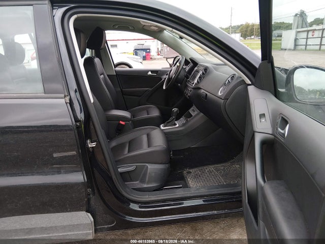 2017 Volkswagen Tiguan 2.0t S მანქანა იყიდება აუქციონზე, vin: WVGAV7AX5HK002879, აუქციონის ნომერი: 46153965