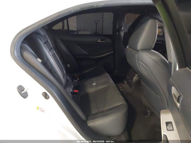 46153970 :رقم المزاد ، JTHBA1D24J5066917 vin ، 2018 Lexus Is 300 مزاد بيع