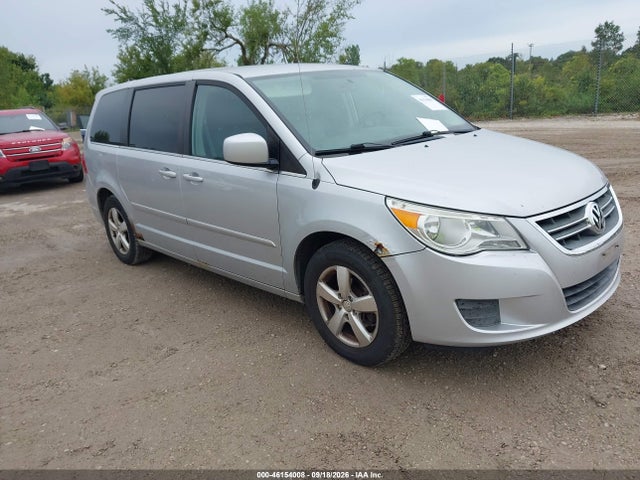 46154008 :رقم المزاد ، 2V4RW3D17AR325123 vin ، 2010 Volkswagen Routan Se مزاد بيع