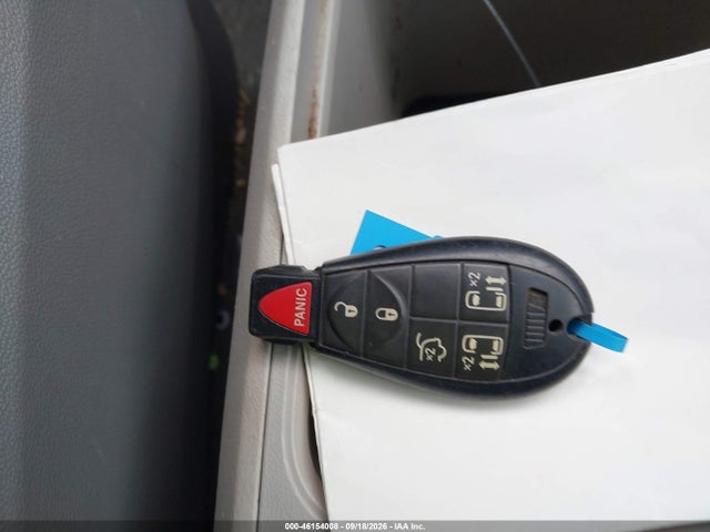 46154008 :رقم المزاد ، 2V4RW3D17AR325123 vin ، 2010 Volkswagen Routan Se مزاد بيع