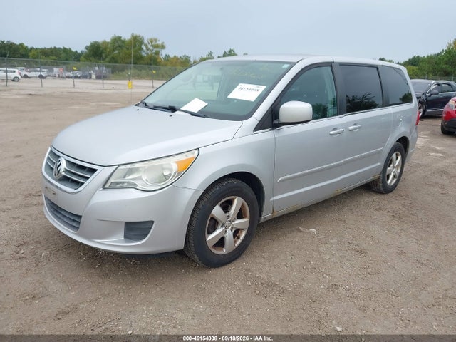 46154008 :رقم المزاد ، 2V4RW3D17AR325123 vin ، 2010 Volkswagen Routan Se مزاد بيع