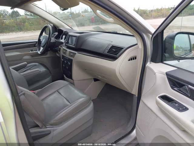 46154008 :رقم المزاد ، 2V4RW3D17AR325123 vin ، 2010 Volkswagen Routan Se مزاد بيع