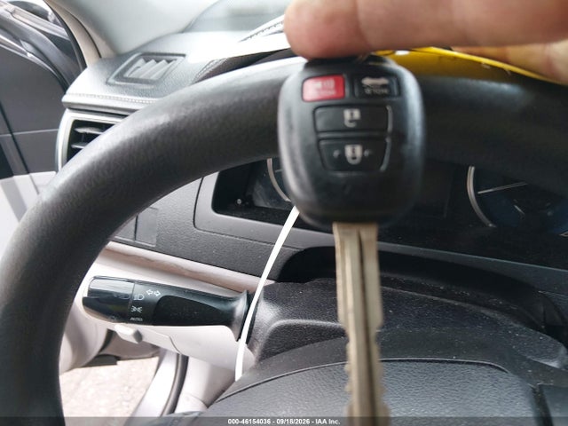 46154036 :رقم المزاد ، 4T1BF1FK4HU651119 vin ، 2017 Toyota Camry Le مزاد بيع
