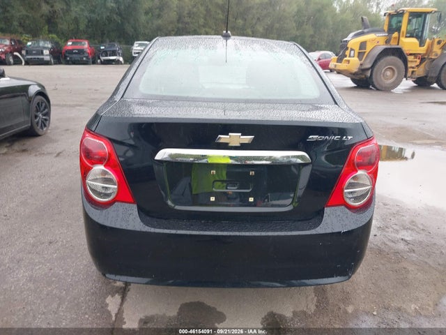 46154091 :رقم المزاد ، 1G1JC5SH8F4139248 vin ، 2015 Chevrolet Sonic Lt Auto مزاد بيع