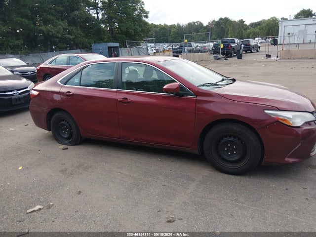 46154151 :رقم المزاد ، 4T1BF1FK1HU776868 vin ، 2017 Toyota Camry Le مزاد بيع