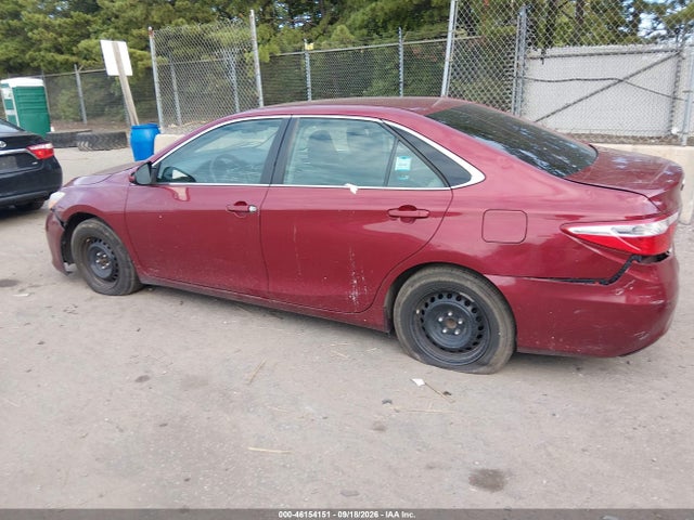 46154151 :رقم المزاد ، 4T1BF1FK1HU776868 vin ، 2017 Toyota Camry Le مزاد بيع