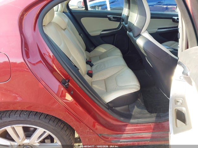 46154177 :رقم المزاد ، YV1902FH8C2142597 vin ، 2012 Volvo S60 T6/t6 R-design/t6 W/moonroof مزاد بيع