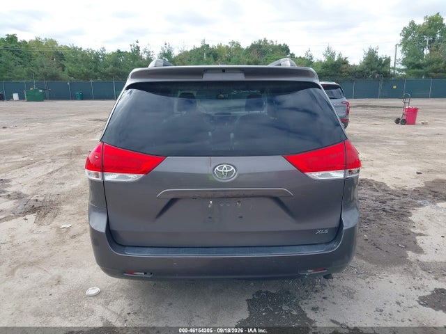 Продажа на аукционе авто 2014 Toyota Sienna Xle V6 8 Passenger, vin: 5TDYK3DC5ES518113, номер лота: 46154305
