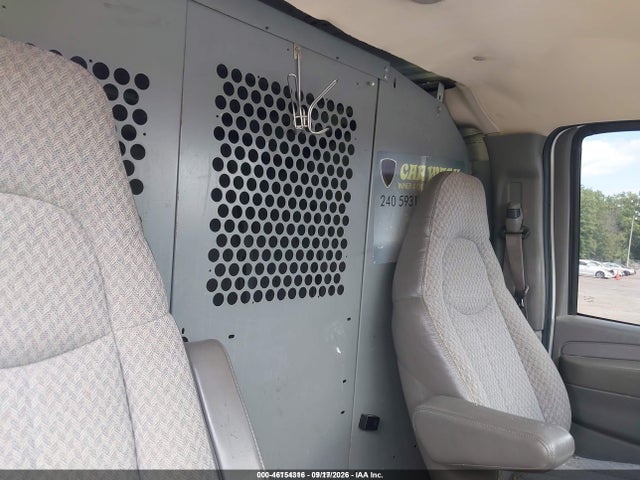 46154316 :رقم المزاد ، 1GCGG25V351266351 vin ، 2005 Chevrolet Express مزاد بيع